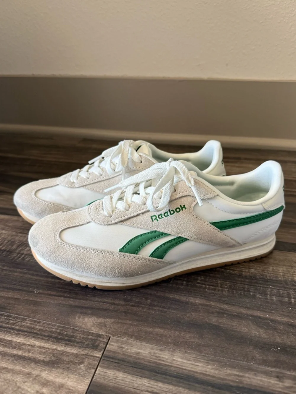 Reebok White Sneakers with Green Stripes - Picture 1 of 4